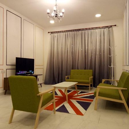 Icolor Home & Stay Ch6 Tanah Rata Exterior photo